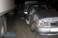 Через п'яного водія в Києві "Нексія" зіткнулася з вантажівкою