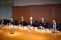 ЗМІ: делегації США та України заявляють про досягнення 90% прогресу у мирних переговорах у Берліні