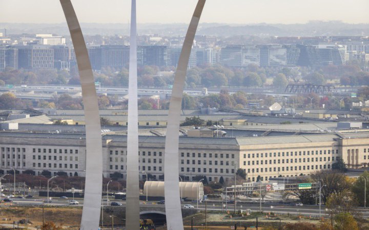 WP: Пентагон міркує над перенаправленням зброї, призначеної для України, на Близький Схід