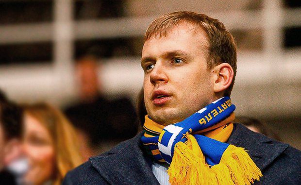 Сергей Курченко, если не считать одиозного вице-президента «Говерлы» Шуфрича-младшего, стал первым владельцем футбольного клуба
из числа представителей новой генерации