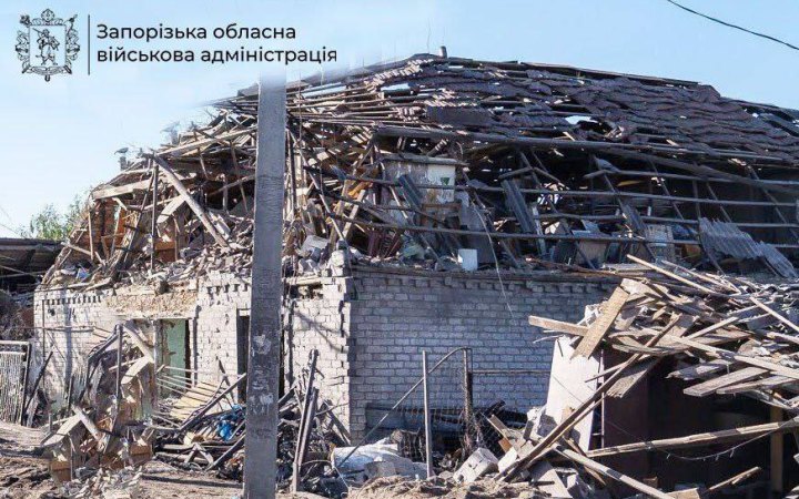 Одна людина загинула, ще четверо отримали поранення внаслідок ворожих атак по Запорізькому району