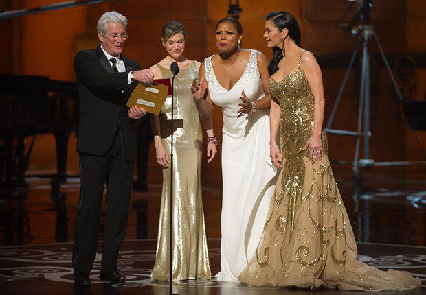 Актерский состав "Чикаго" вручает "Оскары" в музыкальных номинациях