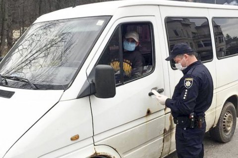 В полиции объяснили, почему именно правоохранители проверяют ковид-документы