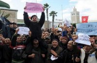 На похороны оппозиционного лидера в Тунисе пришли десятки тысяч людей