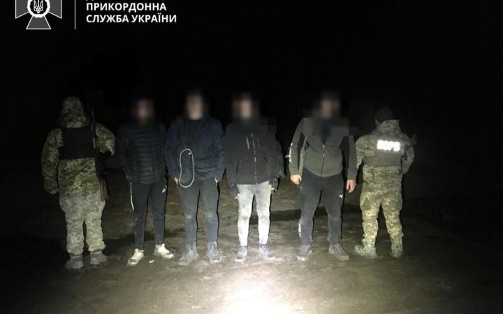 Прикордонники затримали на Одещині дві групи чоловіків при спробі нелегально перетнути кордон