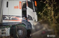 На Вінниччині внаслідок зіткнення ВАЗу з вантажівкою загинули 12 людей, у тому числі 6 дітей