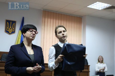 Суд арештував частину квартири Надії Савченко, - сестра Віра