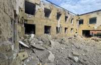 Ворог вдарив по Костянтинівці авіабомбами, пошкодили школу мистецтв і багатоповерхівки