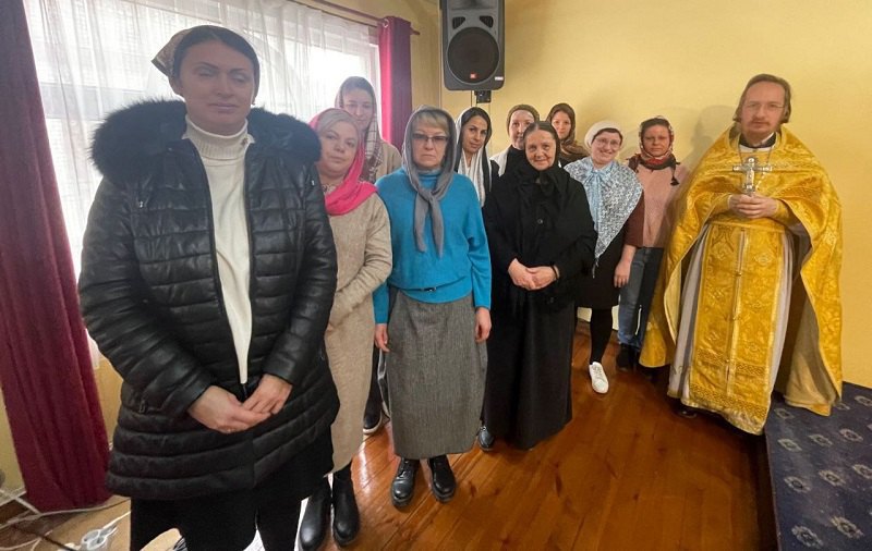 «Паралельне православ’я» у Туреччині має жіноче обличчя. Праворуч — о. Георгій Сергєєв