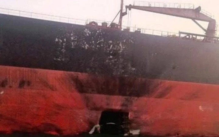 Поблизу Іраку загорілися два танкери. Імовірно, причиною стали іранські удари