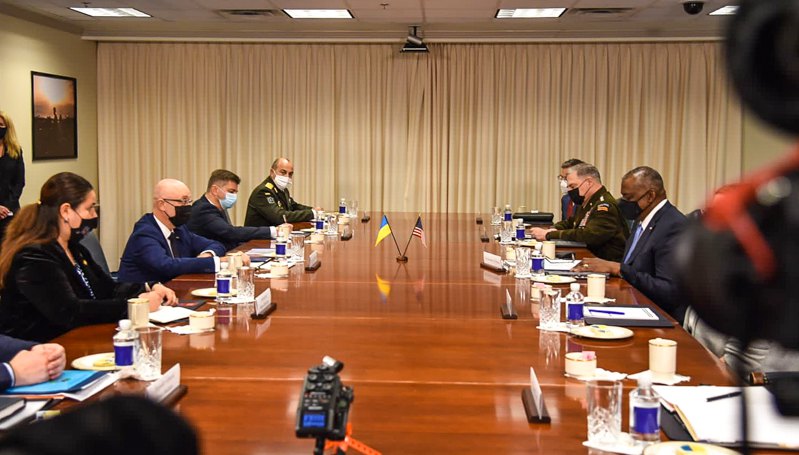 Зустріч міністра оборони України Олексія Резнікова та міністра оборони США Ллойда Остіна у Вашингтоні
