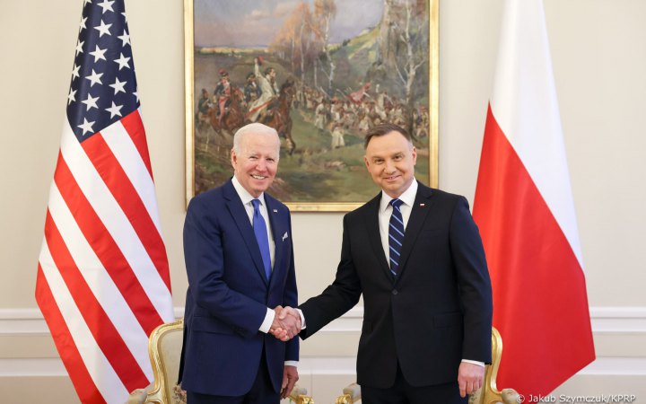 Президенти США та Польщі обговорили допомогу Україні  