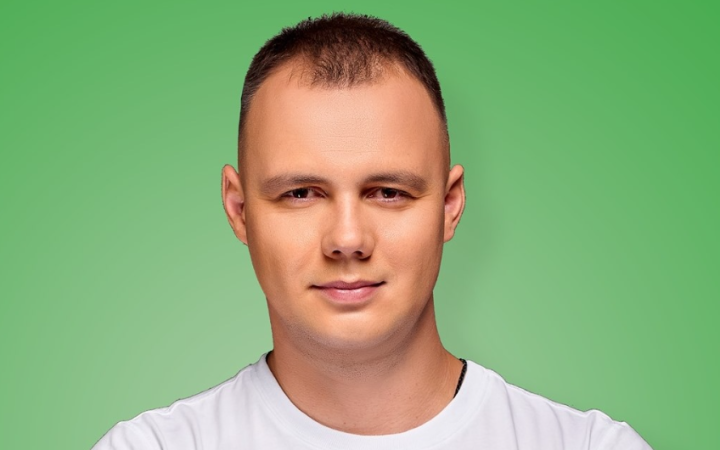 У Києві депутат Київради від “Слуг народу” Кузьменко зламав хребет на слизьких вулицях столиці