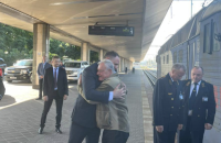 Спецпредставник США Кіт Келлог прибув до Києва. В Офісі президента озвучили теми, які хочуть обговорити