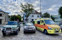 Країни Балтії відправили для потреб українських бійців понад 80 автомобілів