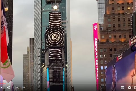 На Таймс Сквер в Нью-Йорке показывают видеоинсталляцию украинского художника
