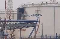 У Росії в Орловській області стався вибух на нафтобазі. Губернатор заявив про "підрив безпілотником"