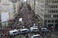 В Берлине около 18000 митингующих протестуют из-за карантинных ограничений