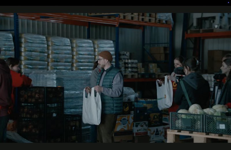 Кадр з фільму «Як розлучитися під час війни».