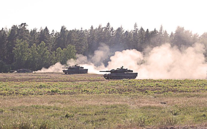 В Україні вже перебувають 10 танків Stridsvagn 122 від Швеції