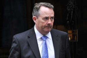 Министр обороны Британии подал в отставку из-за скандала 