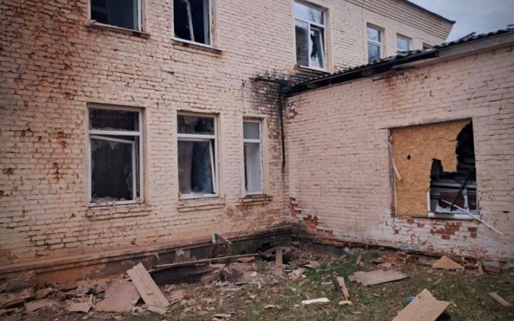 Росіяни обстріляли лікарню на Чернігівщині, постраждала медсестра