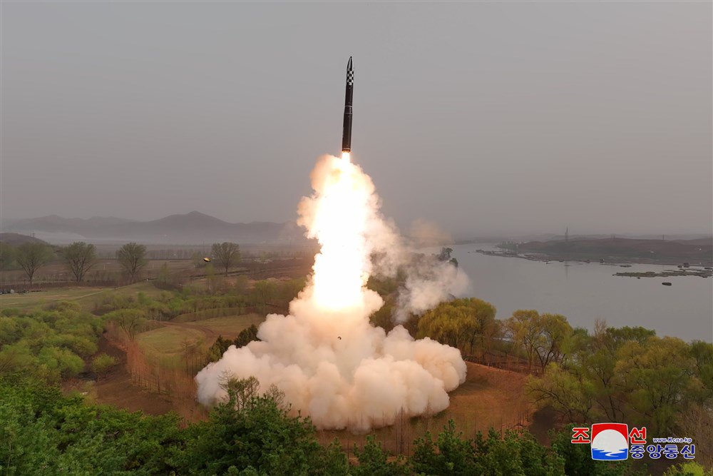 Запуск твердопаливної міжконтинентальної балістичної ракети Hwasong-18, Північна Корея, 13 квітня 2023 р.