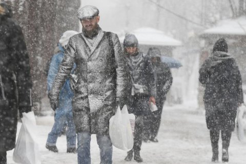 В Киеве отменили учебу в школах из-за снегопада