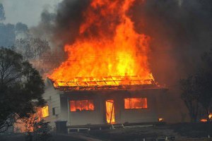 В Ивано-Франковской области "регионалу" сожгли дом за участие в Антимайдане 