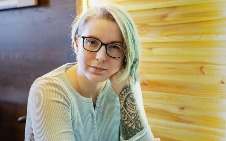 Яна Зінкевич: «Велика кількість медиків загинули, велика кількість – в полоні. І все це щодня змінюється не на нашу користь»