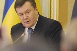 Янукович по-хорошему просит сократить чиновников в регионах