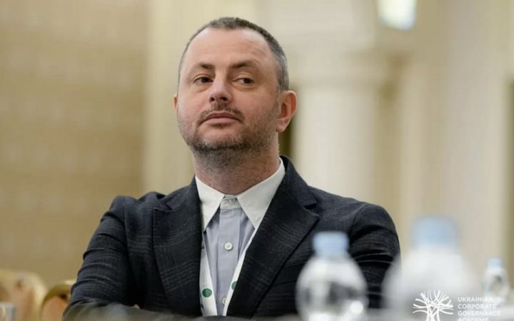 Депутати Київради вимагатимуть від Зеленського звільнити голову Деснянської РДА Бахматова після сутички із депутаткою