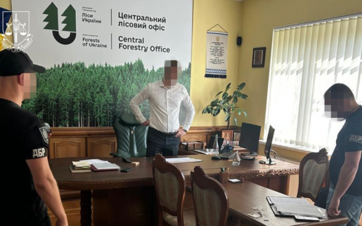 Начальника надлісництва ДП “Ліси України” судитимуть за обвинуваченням у вимаганні щомісячних “відкатів”