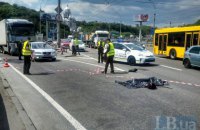 Мотоциклист погиб в ДТП возле моста Патона в Киеве