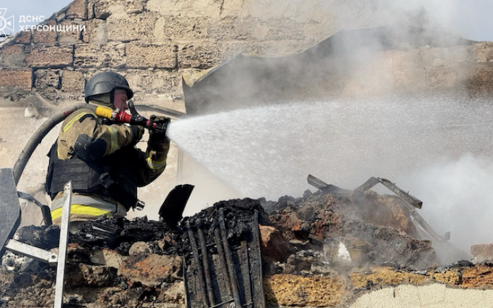 Головне за ніч та ранок середи, 16 квітня: атака "шахедів" на Одесу, обстріл Херсона, 111 боєзіткнень