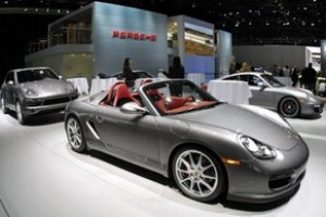 Porsche и Chrysler отзывают тысячи автомобилей из-за дефектов, которые могут привести к авариям