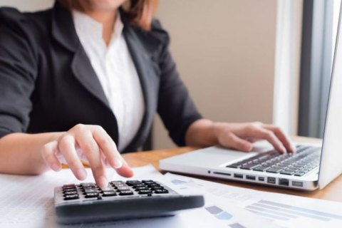 В Грузии компанию оштрафовали за объявление о вакансии для высокой и худой женщины