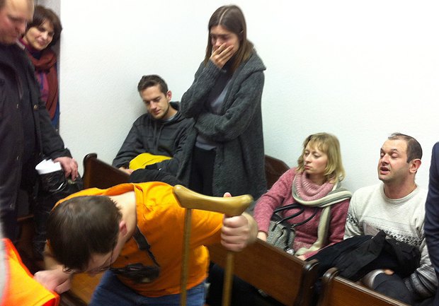 Рядом с Колей Лазаревским стоит его девушка, мужчина слева - Геннадий Черевко