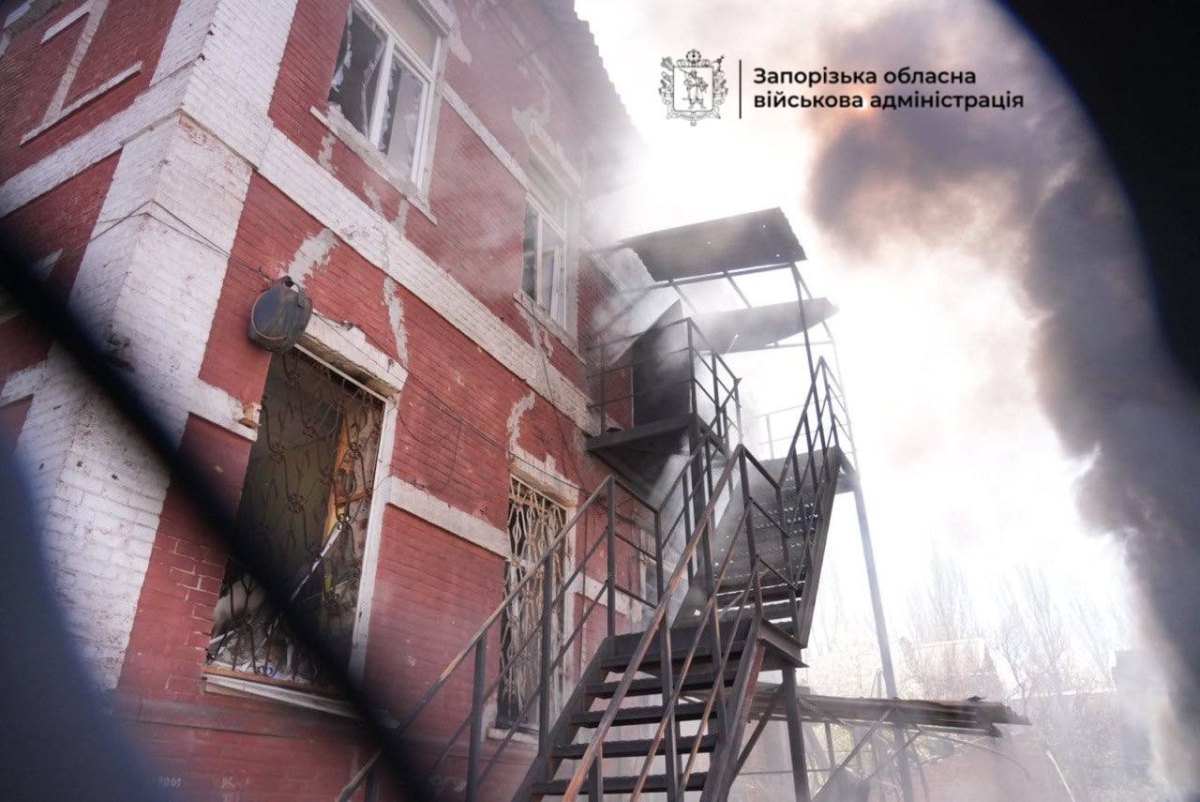Наслідки російської атаки у Запоріжжі