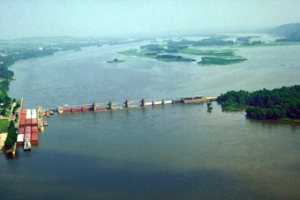 В США из-за жары обмелела река Миссисипи