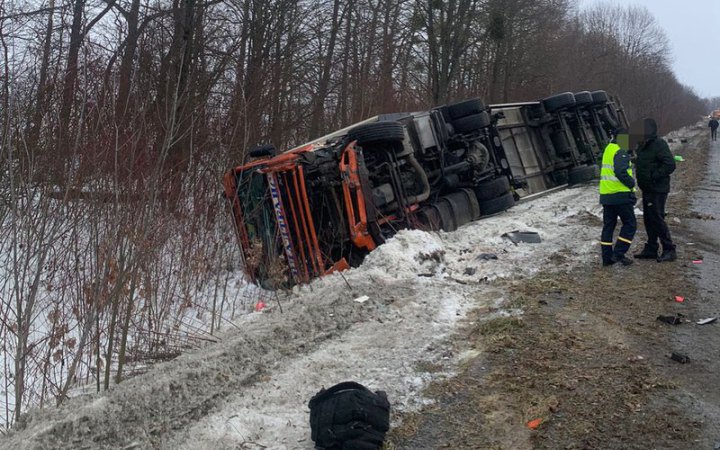 ДБР розслідує смертельну ДТП на Рівненщині