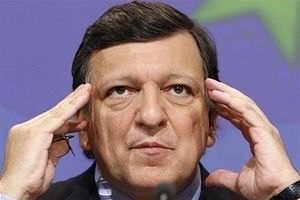 Баррозу: ЕС осуждает применение силы и насилие в Украине