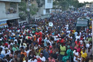 В результате несчастного случая на карнавале в Гаити погибли 18 человек