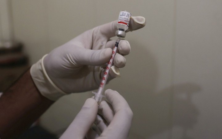 Хочете вакцину проти сказу? Лягайте в стаціонар. Історія одного пошуку здорового глузду і відповідальних за медичні правила