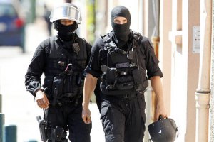 Французская полиция задержала 45 оружейных контрабандистов
