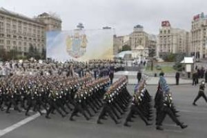Українцям не вистачає військових парадів, - опитування