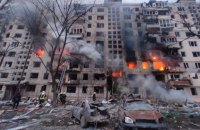 На столичной Оболони артснаряд попал в 9-этажку, разрушены три этажа, есть погибшие (обновлено)