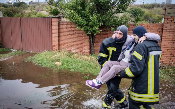 Головне за ніч та ранок четверга, 2 жовтня: наслідки атаки на Одесу, майже 160 боєзіткнень 