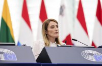 Голова Європарламенту може застрягнути в ОАЕ через обстріл Іраном бази США