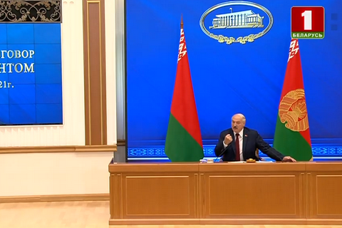 Лукашенко заявив, що може визнати Крим російським: "У мене руки розв'язані"
